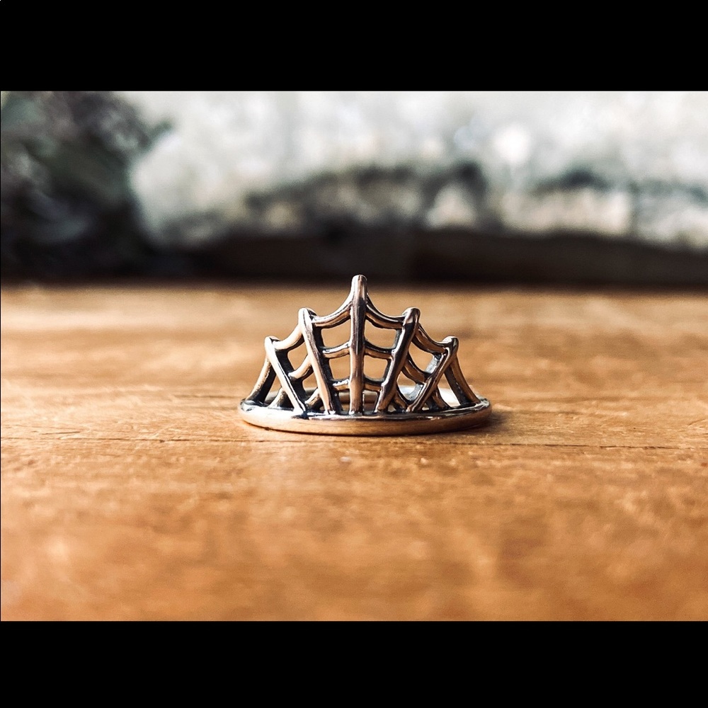 Spiderweb ring